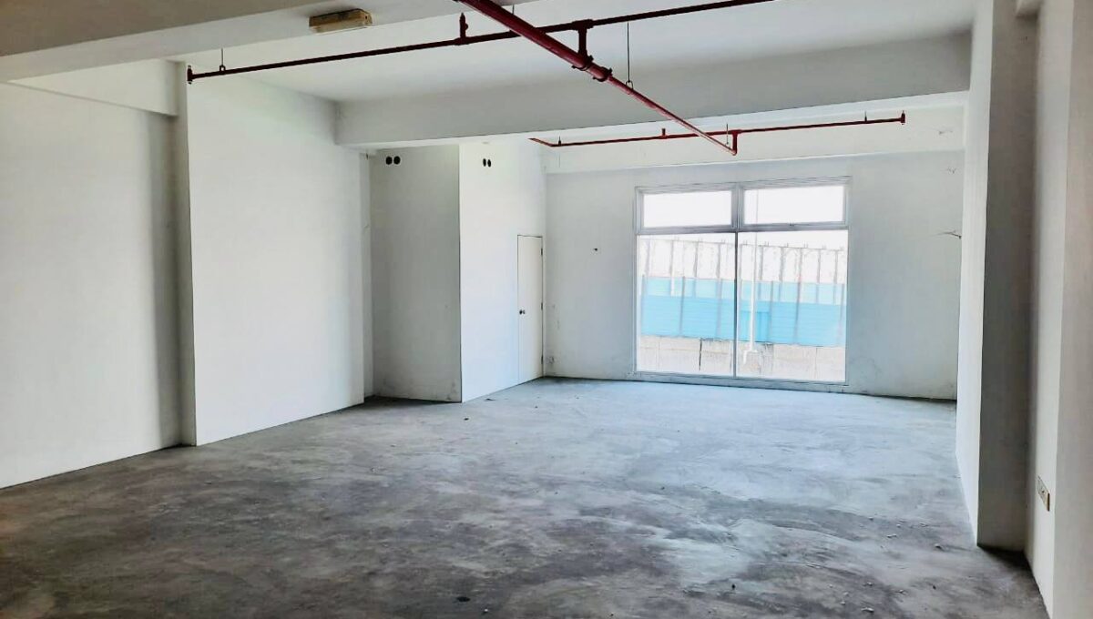 photo_6233273779304382097_y