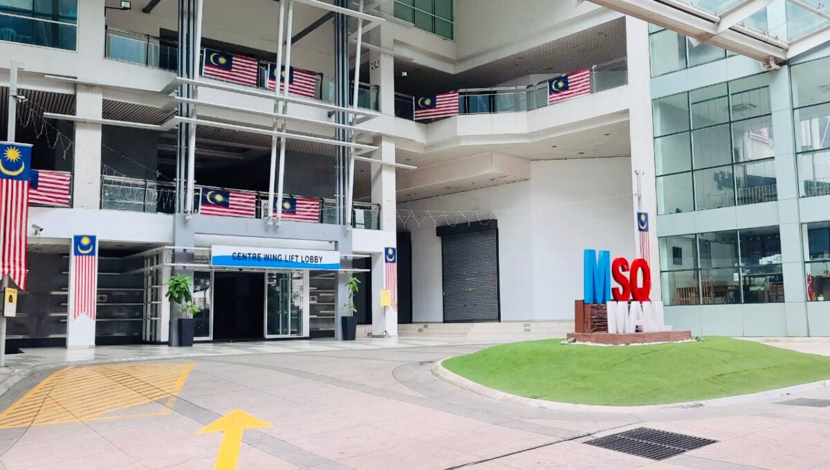 photo_6233273779304382119_y