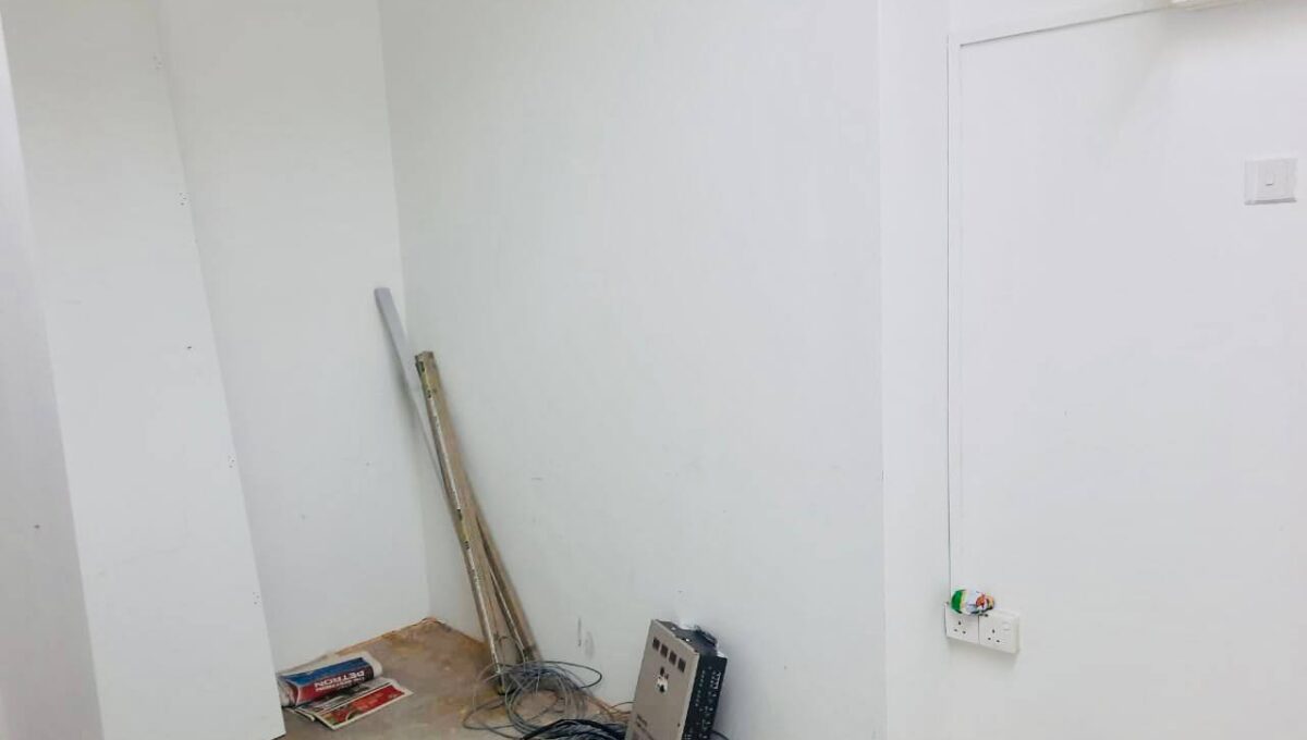 photo_6233273779304382121_y