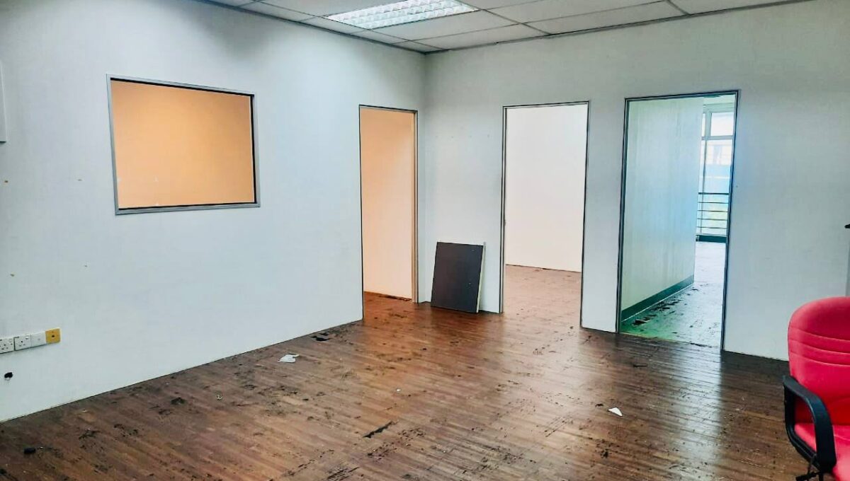 photo_6233273779304382123_y