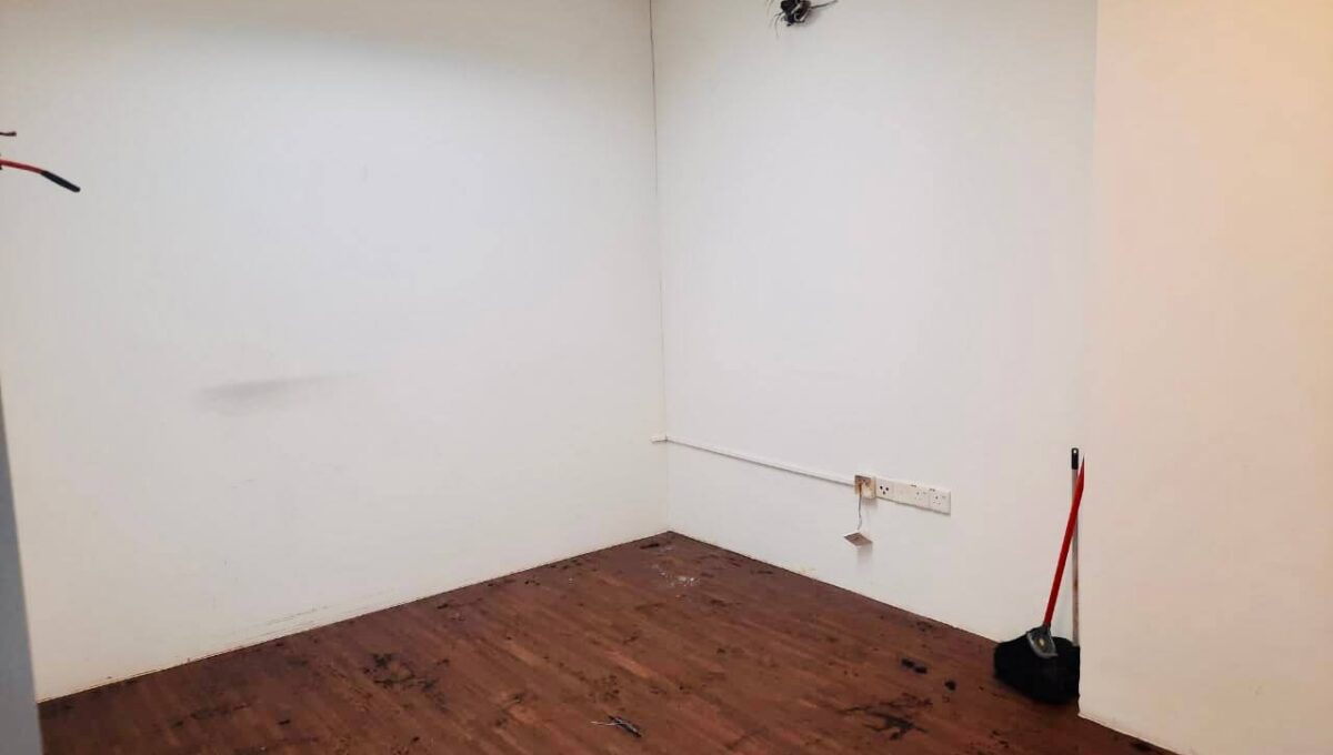 photo_6233273779304382124_y