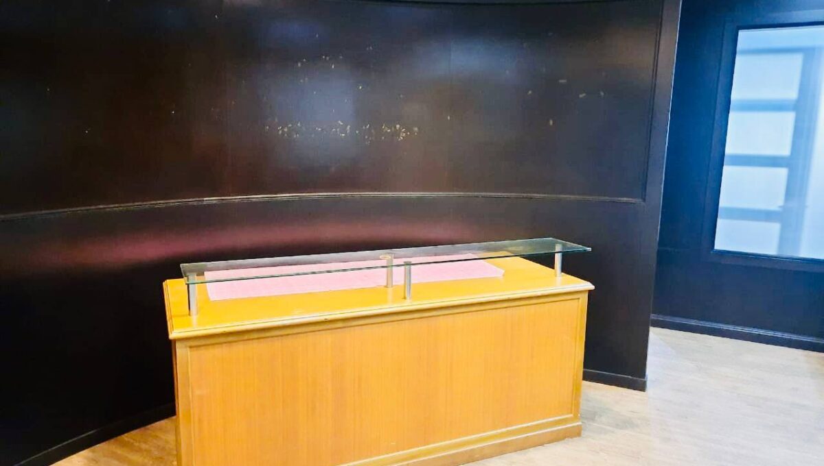 photo_6233273779304382131_y