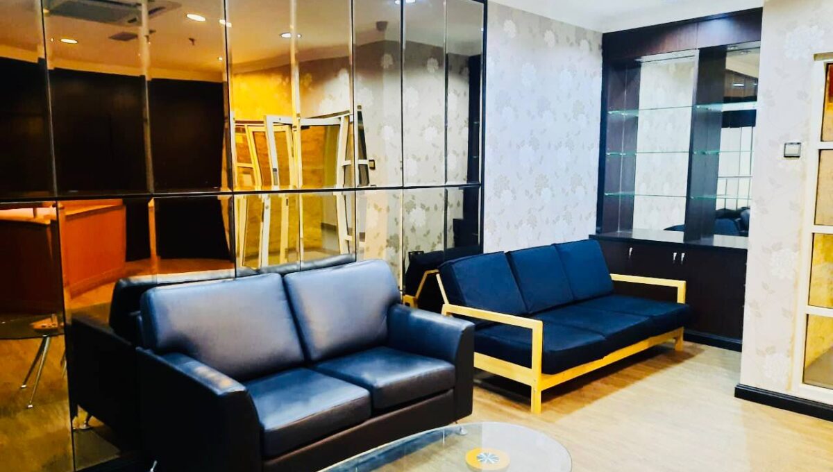 photo_6233273779304382134_y