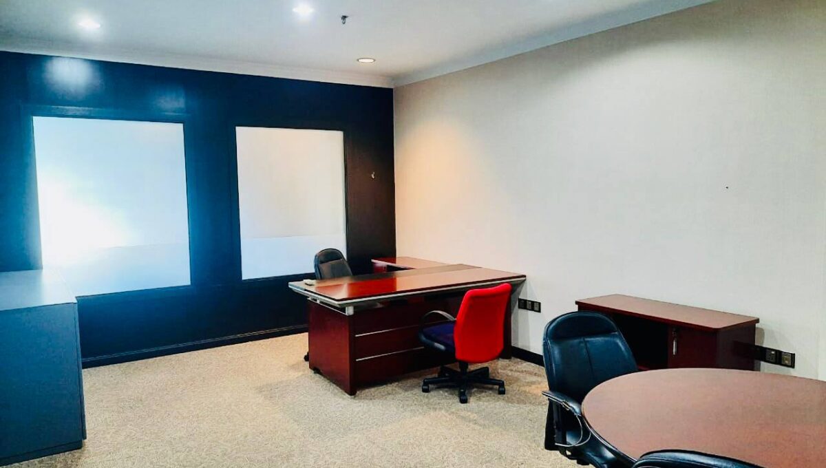 photo_6233273779304382136_y