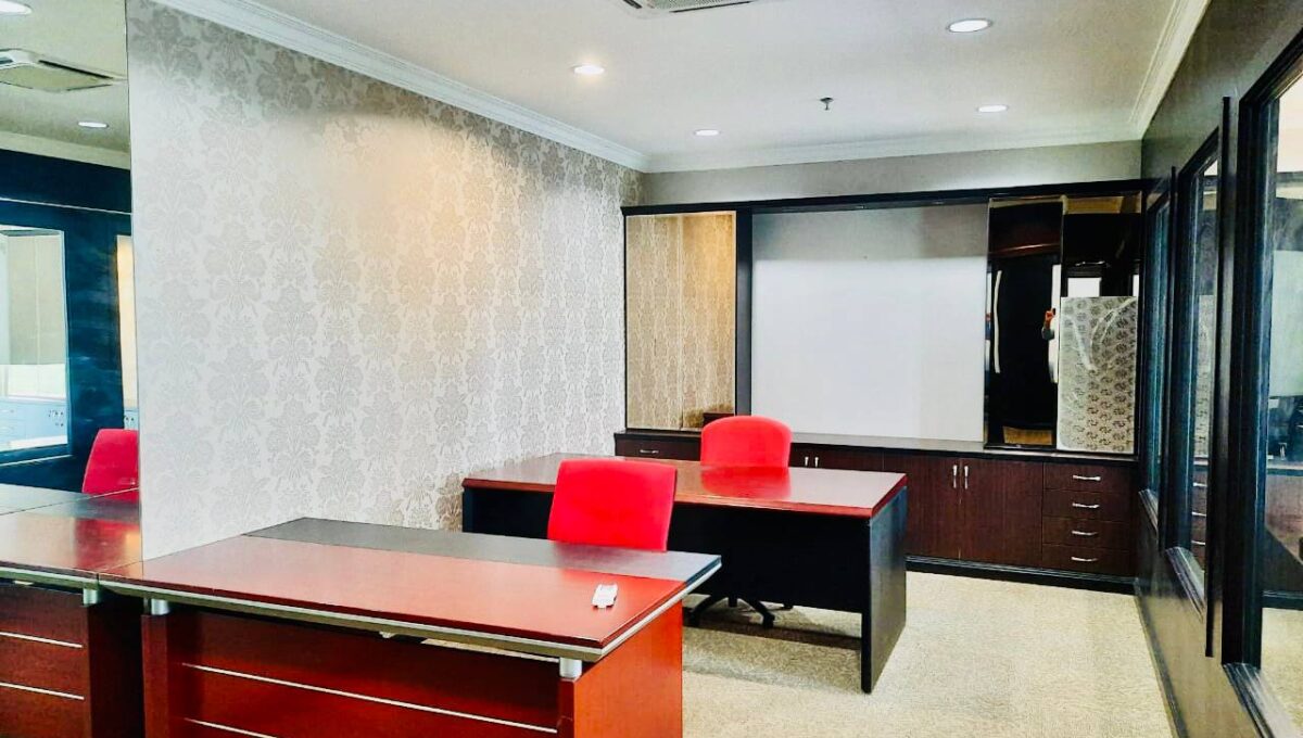 photo_6233273779304382138_y