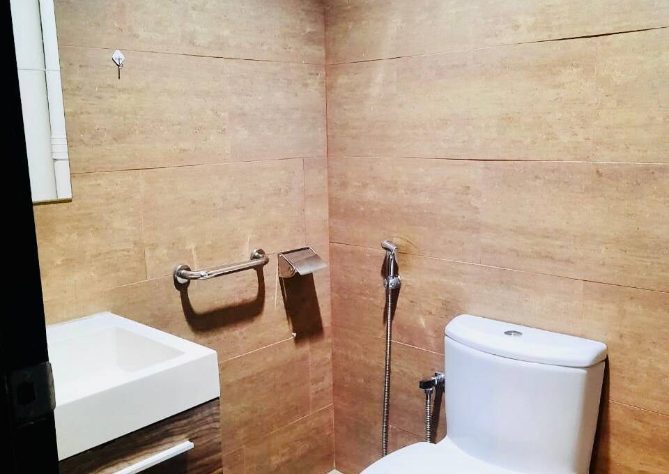 photo_6233273779304382142_y