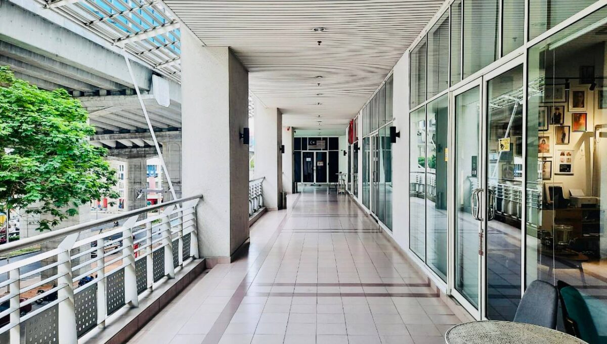 photo_6233273779304382143_y